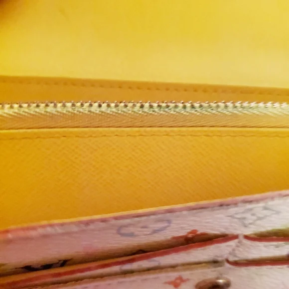 Louis Vuitton White Multicolor Murakami Continental Long Wallet Yellow Interior - Picture 9 of 16